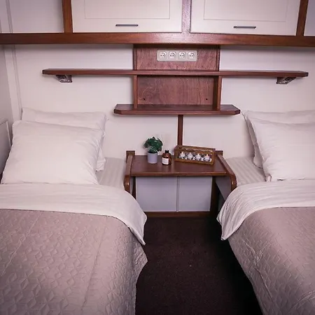 Unique Hotelboat Botel Lena Maria Amsterdam Exterior photo